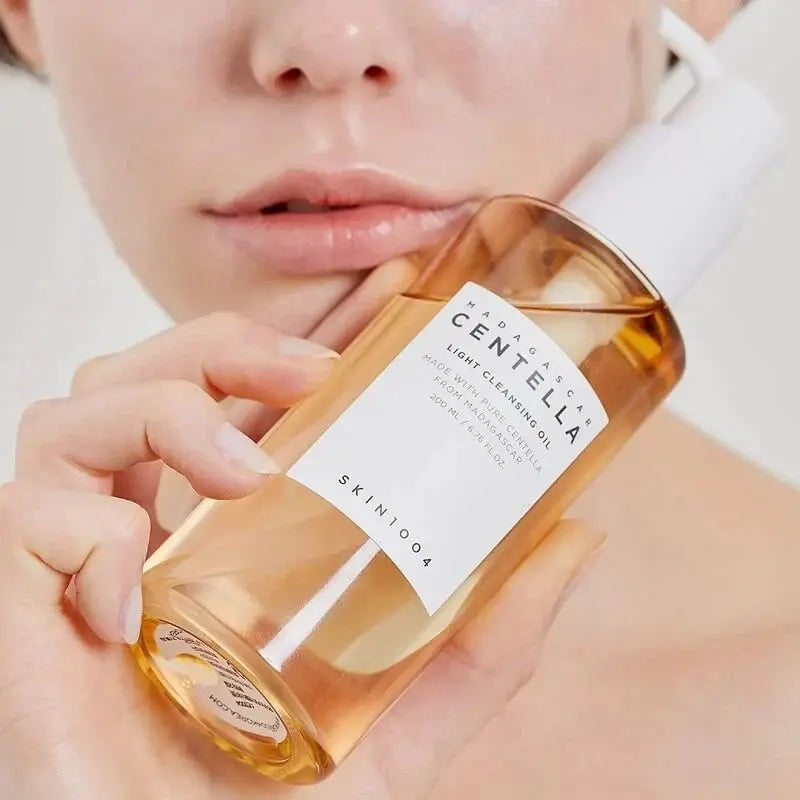 SKIN1004 Madagascar Centella Light Cleansing Oil 200ml – Gentle Hydrating Makeup Remover